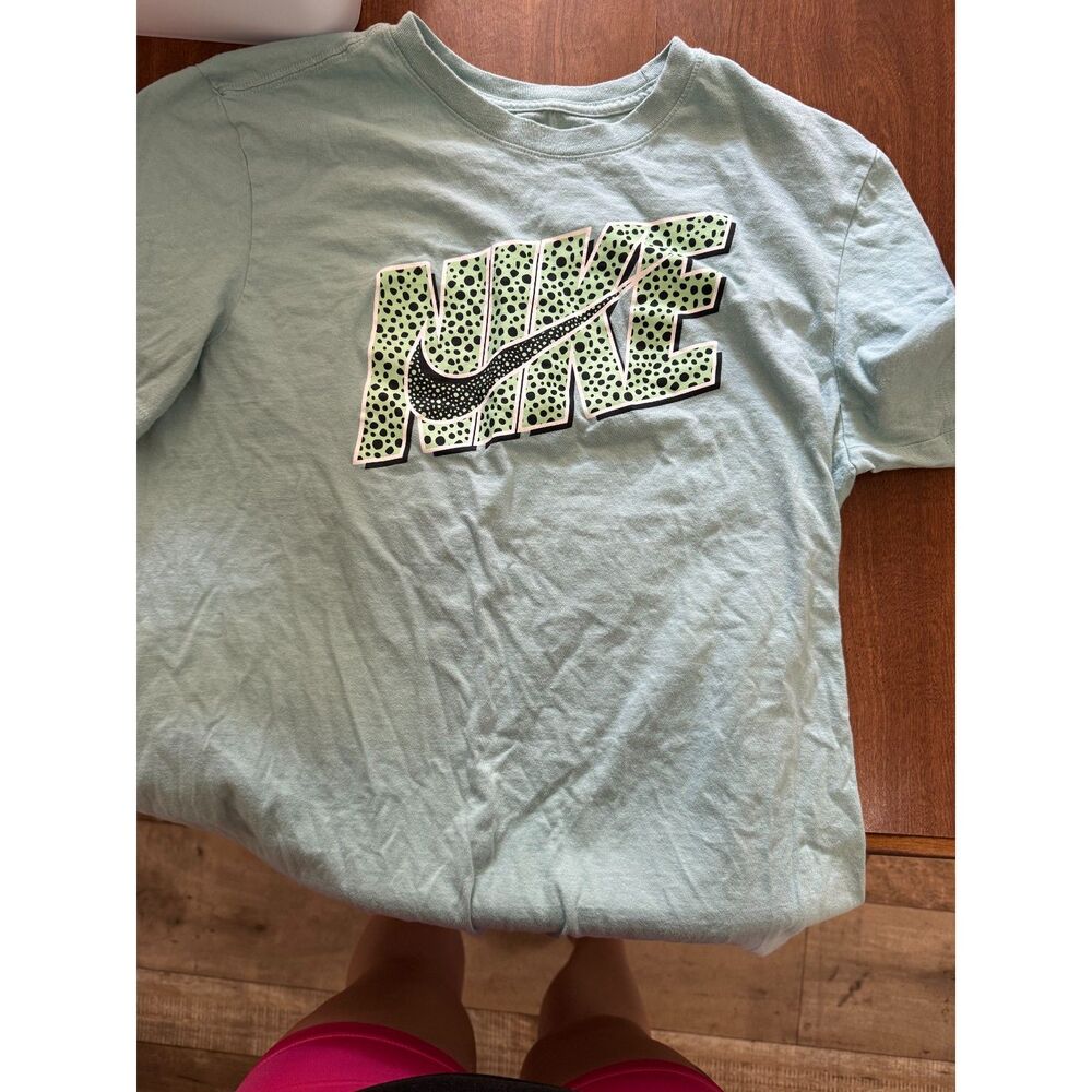 Nike M shirt